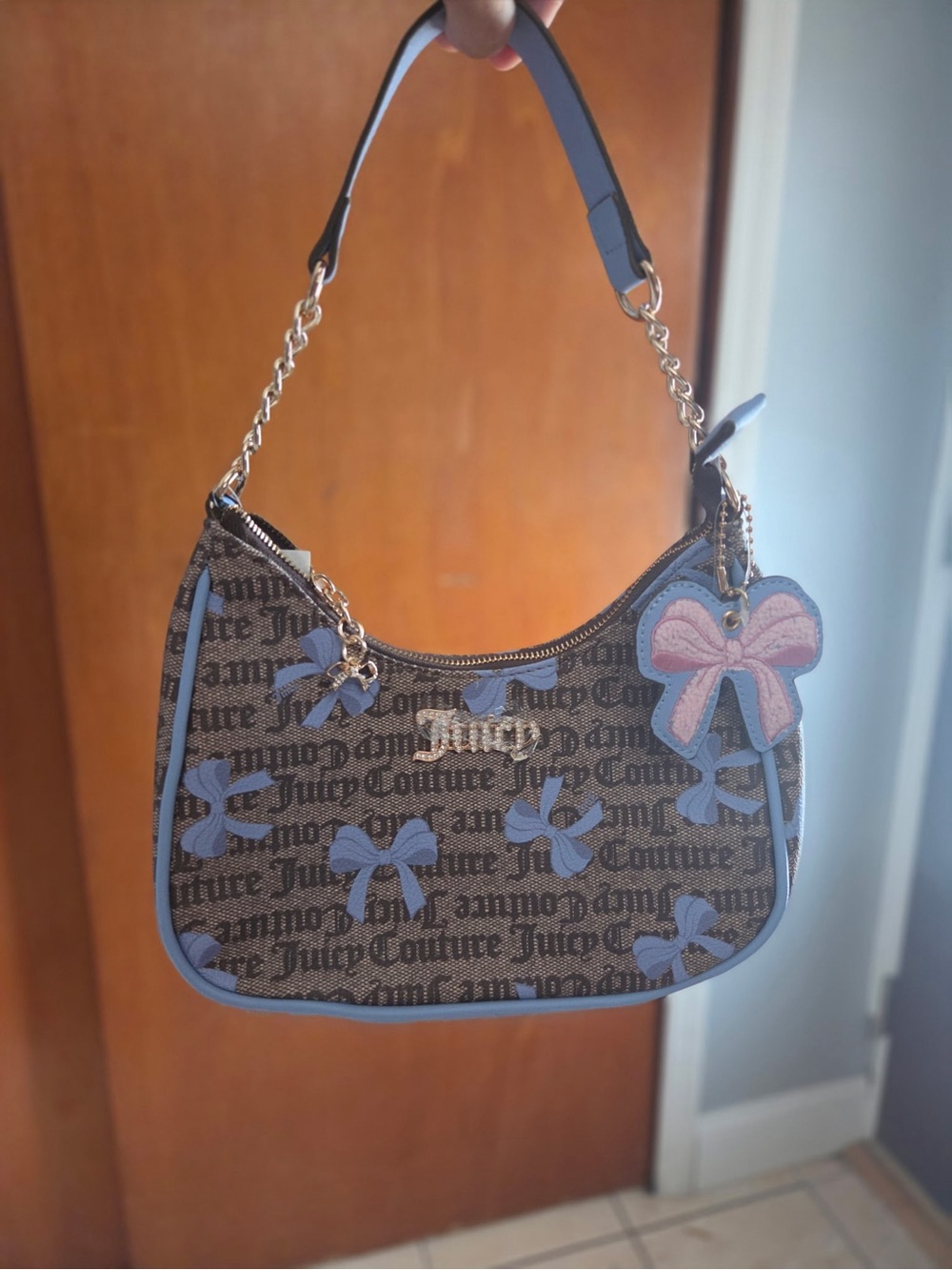 Juicy Couture Simply Sweet Coho shoulder bag in Taupe Brown Bag with Blue Bows